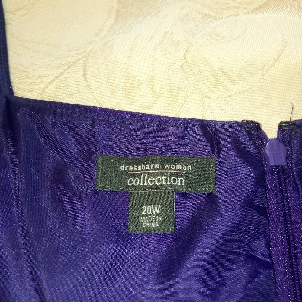Dressbarn Woman Collection - Picture 2 of 5